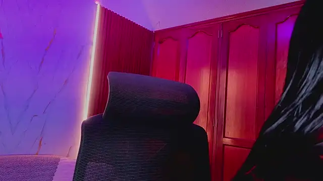 dulcetorresvg online show from 04/10/26, 03:13