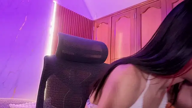 dulcetorresvg online show from 04/08/26, 03:08