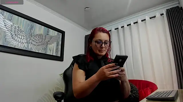 Snapshot of VictoriaPaker chatting on 05/12/26, 12:44 VictoriaPaker online show from 05/12/26, 12:44