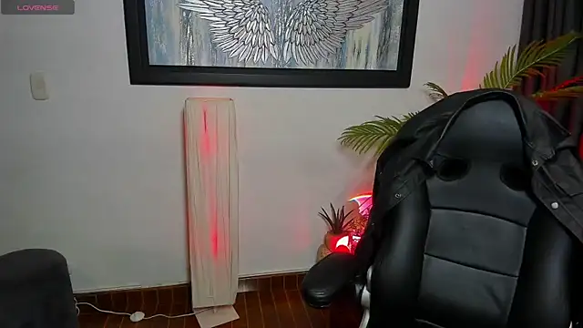 Snapshot of VictoriaPaker chatting on 02/20/26, 11:34 VictoriaPaker online show from 02/20/26, 11:34