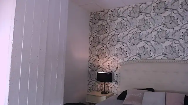 Snapshot of Venusandrea29 chatting on 06/05/26, 12:11 Venusandrea29 online show from 06/05/26, 12:11