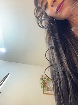 Snapshot of IvonneOwen chatting on 05/28/26, 03:25 IvonneOwen online show from 05/28/26, 03:25