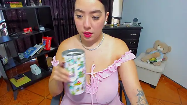 SophiiaRios  online show from 06/11/26, 01:08