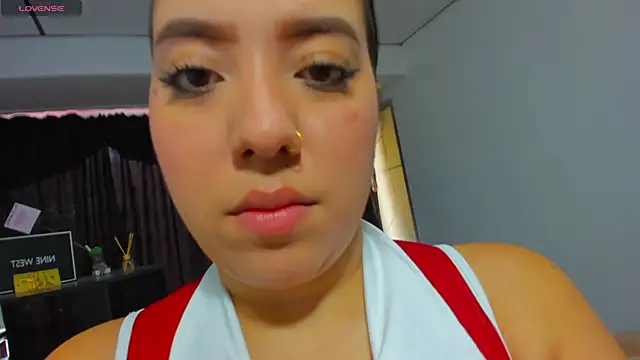 SophiiaRios  online show from 05/12/26, 01:06