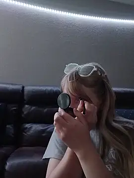 BunnySnowFlake online show from 04/16/26, 12:22