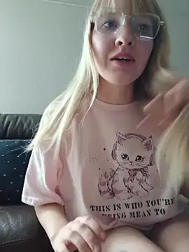 BunnySnowFlake online show from 04/08/26, 08:43