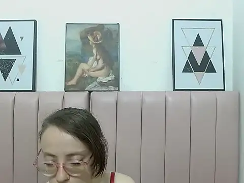 Snapshot of cata_quintanars707 chatting on 05/07/26, 12:08 cata quintanars707 online show from 05/07/26, 12:08