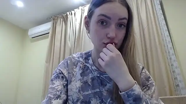 Snapshot of Eva_Harris chatting on 01/11/26, 04:14 Eva Harris online show from 01/11/26, 04:14