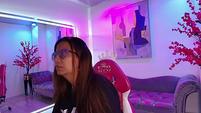 Snapshot of Amber__rouge chatting on 03/01/26, 03:23 Amber rouge online show from 03/01/26, 03:23