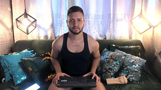 Snapshot of HARRY_RAMIREZ chatting on 01/12/26, 05:09 HARRY RAMIREZ online show from 01/12/26, 05:09