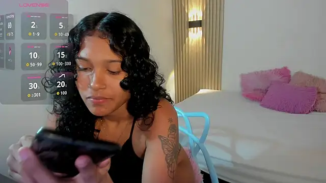 Snapshot of LyraFrost5 chatting on 02/25/26, 02:12 LyraFrost5 online show from 02/25/26, 02:12