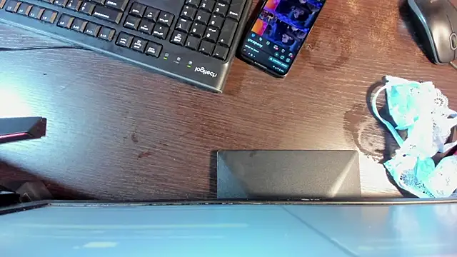 Snapshot of LyraFrost5 chatting on 02/28/26, 02:33 LyraFrost5 online show from 02/28/26, 02:33