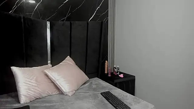 GraceAlexa12 online show from 02/17/26, 02:25