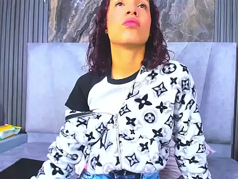 GraceAlexa12 online show from 03/31/26, 01:46