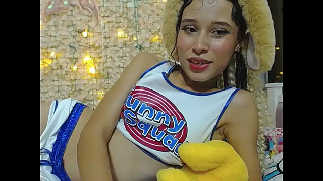 Cute-Cherry12 online show from 03/17/26, 05:32