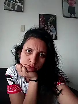 Snapshot of mariana_santacoloma chatting on 06/22/26, 12:13 mariana santacoloma online show from 06/22/26, 12:13
