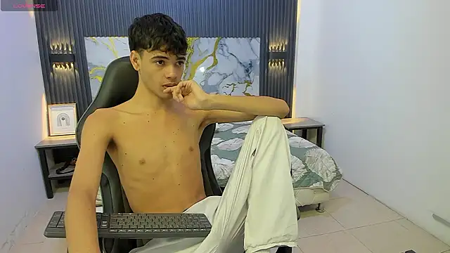 Dark Desiree18 online show from 02/10/26, 12:04