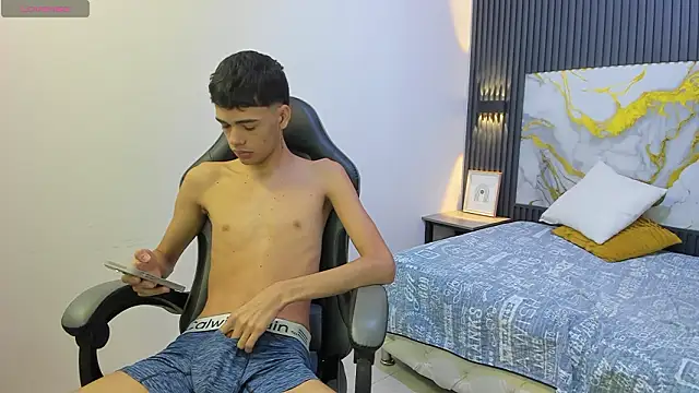 Dark Desiree18 online show from 02/25/26, 12:27