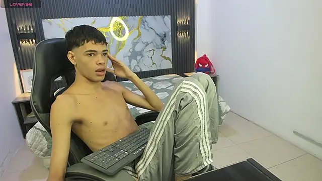 Dark Desiree18 online show from 02/23/26, 12:06