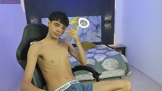 Dark Desiree18 online show from 02/18/26, 12:23