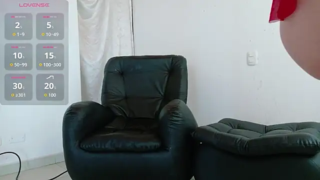 sarahe9769 online show from 02/13/26, 04:07