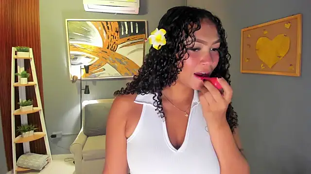 ailann  online show from 04/07/26, 07:37