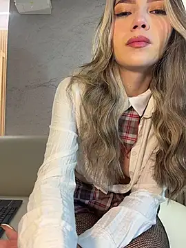 EmmaJhoons online show from 05/03/26, 03:33