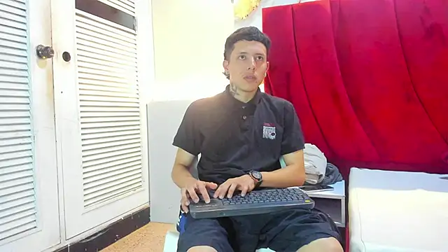 ESTEBAN 2102 online show from 01/12/26, 12:34