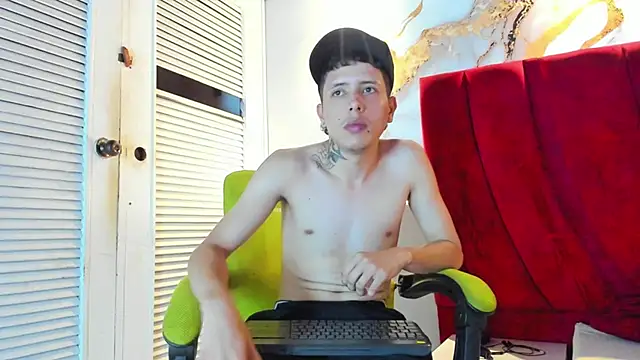 ESTEBAN 2102 online show from 01/10/26, 07:53