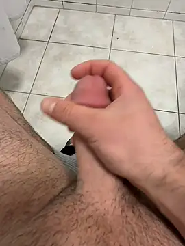 GuestSolo online show from 04/15/26, 03:49