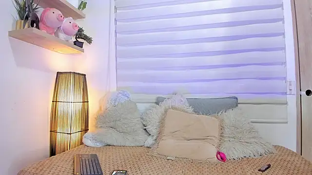 mia ebony  online show from 05/10/26, 11:36