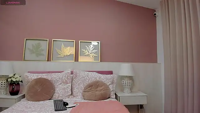 Laila-Stone online show from 01/09/26, 11:50