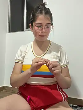 moon0626 online show from 06/18/26, 04:55