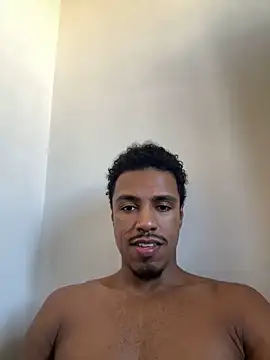Snapshot of LorenzoBlack27 chatting on 05/31/26, 02:45 LorenzoBlack27 online show from 05/31/26, 02:45