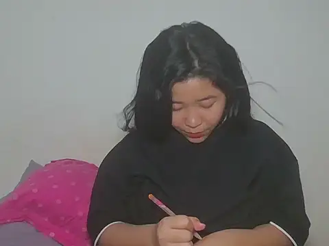 Snapshot of Zyeiii chatting on 03/01/26, 08:25 Zyeiii online show from 03/01/26, 08:25