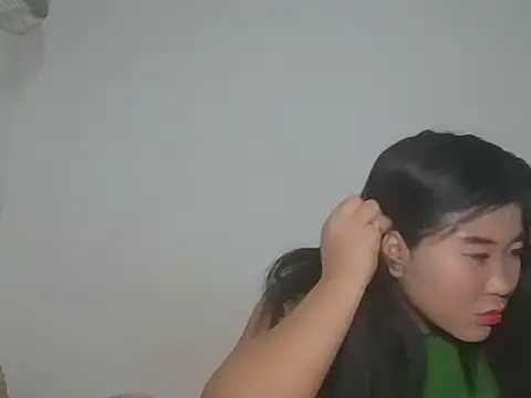 Snapshot of Zyeiii chatting on 02/06/26, 09:55 Zyeiii online show from 02/06/26, 09:55