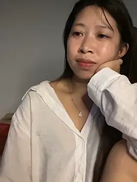 Snapshot of Mayly_lucky2 chatting on 06/19/26, 01:44 Mayly lucky2 online show from 06/19/26, 01:44