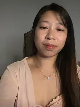Snapshot of Mayly_lucky2 chatting on 06/20/26, 11:43 Mayly lucky2 online show from 06/20/26, 11:43
