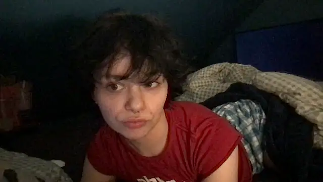 Snapshot of quwuinnie333 chatting on 01/11/26, 03:57 quwuinnie333 online show from 01/11/26, 03:57