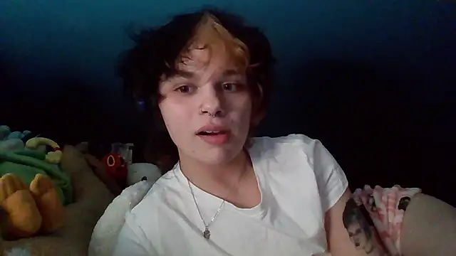 Snapshot of quwuinnie333 chatting on 01/15/26, 03:10 quwuinnie333 online show from 01/15/26, 03:10