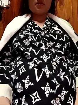 Shiny 68 online show from 01/18/26, 02:53