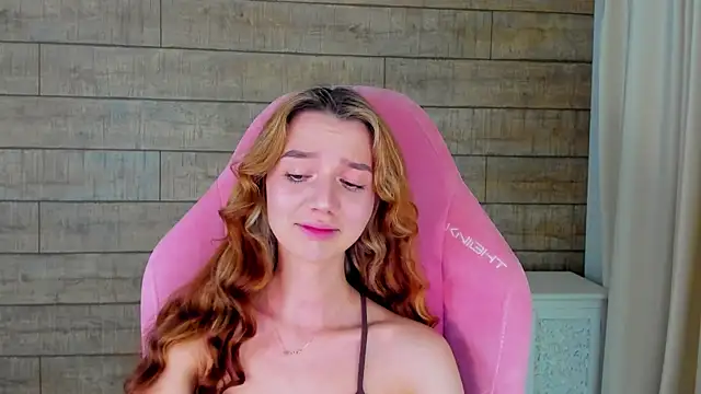 Snapshot of VanessaVienne chatting on 02/28/26, 04:28 VanessaVienne online show from 02/28/26, 04:28