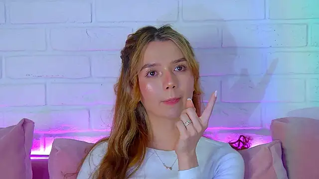 Snapshot of VanessaVienne chatting on 02/19/26, 04:20 VanessaVienne online show from 02/19/26, 04:20