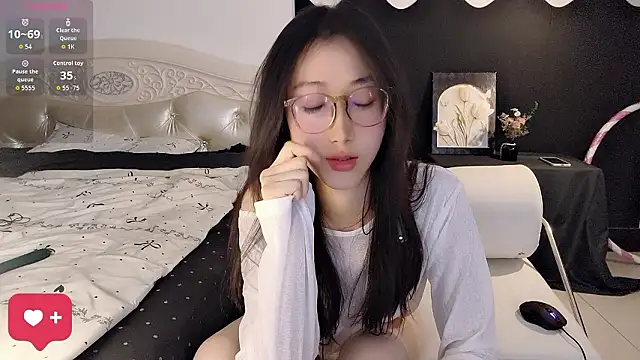 Snapshot of Queenbb88 chatting on 03/23/26, 12:38 Queenbb88 online show from 03/23/26, 12:38