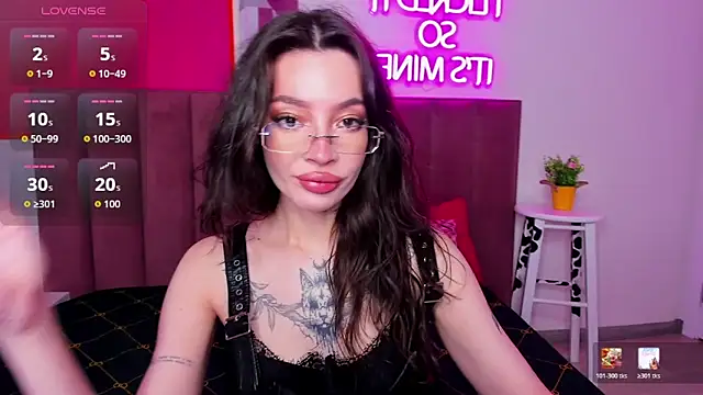 Snapshot of IvyDainty chatting on 06/21/26, 01:11 IvyDainty online show from 06/21/26, 01:11