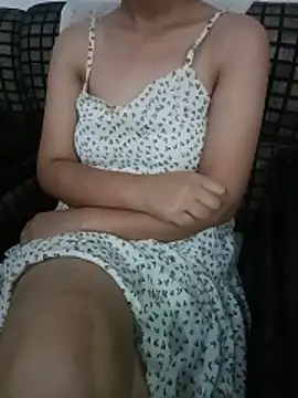Snapshot of eddy_girl chatting on 06/17/26, 01:05 eddy girl online show from 06/17/26, 01:05