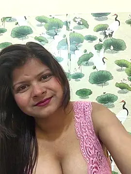 Attractive Queen  online show from 02/17/26, 04:43