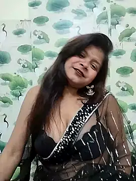 Snapshot of Attractive_Queen_ chatting on 01/14/26, 05:11 Attractive Queen online show from 01/14/26, 05:11