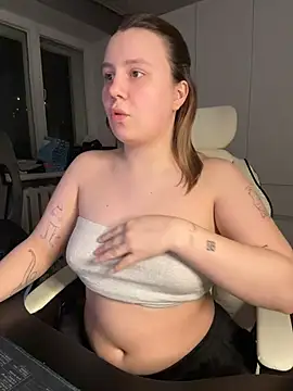 AnnaSeint online show from 04/24/26, 08:00