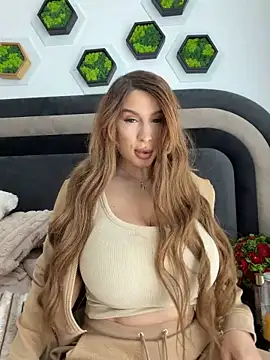 Snapshot of LucyBridgette chatting on 05/06/26, 11:14 LucyBridgette online show from 05/06/26, 11:14